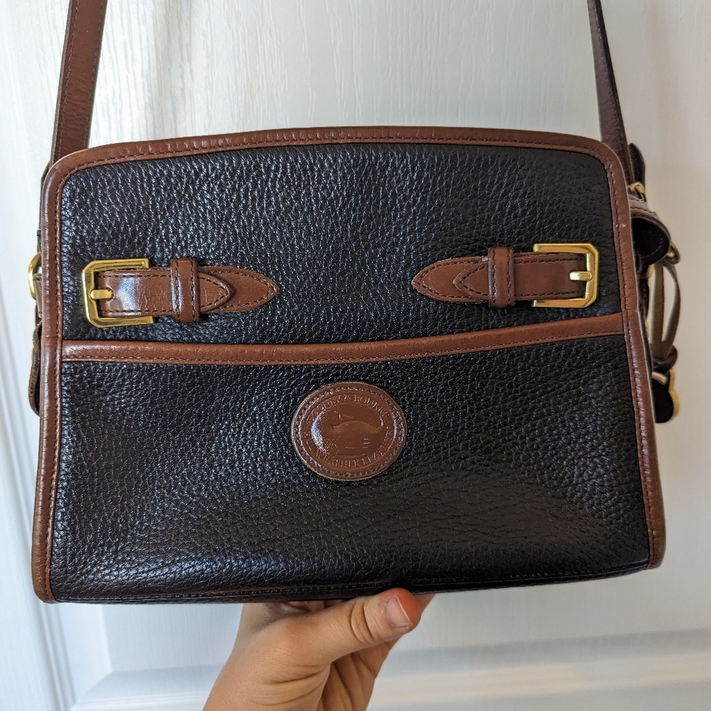 Vintage Dooney and Bourke Crossbody bag